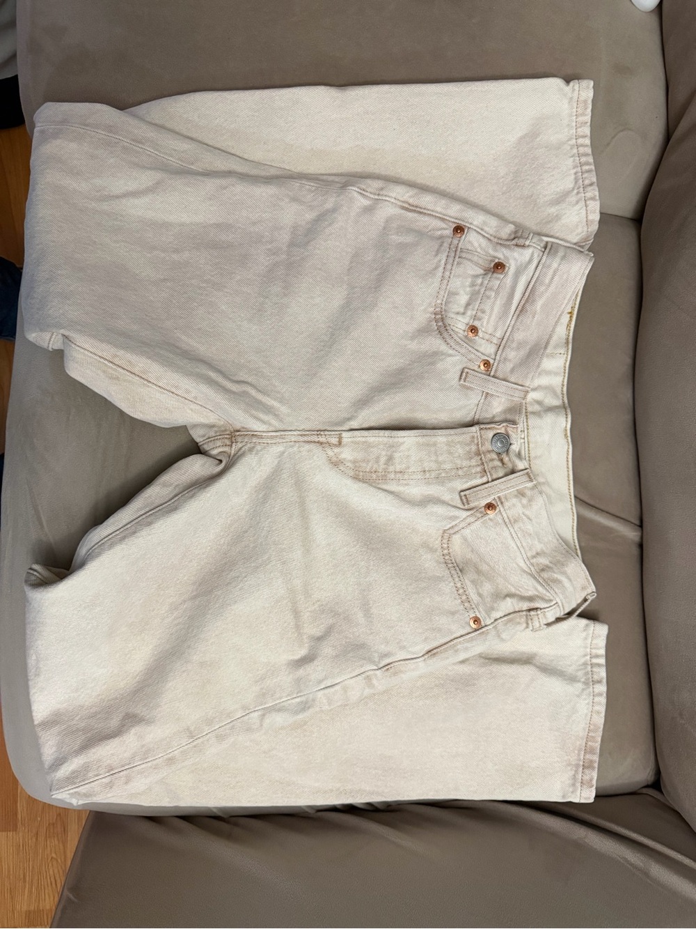 Levi's Straight Leg Jeans in Light Cream